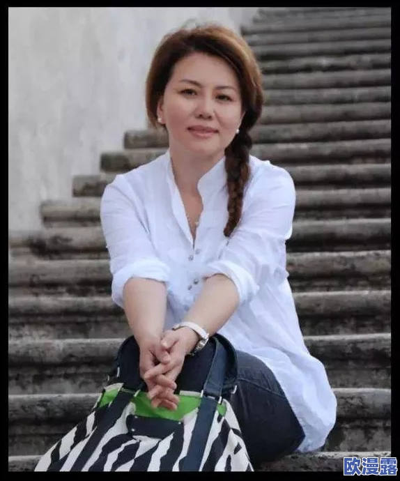 我儿媳妇叫方静我儿子叫何其翔，家庭聚会中他们分享了育儿经验与生活趣事，引发亲友热烈讨论