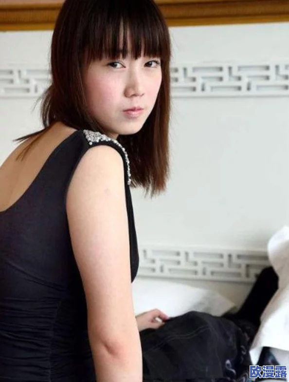 张悠雨大胆玉门打开图147:解析图像背后的文化内涵与艺术表现手法 张悠雨大胆玉门打开图147:解析图像背后的文化内涵与艺术表现手法